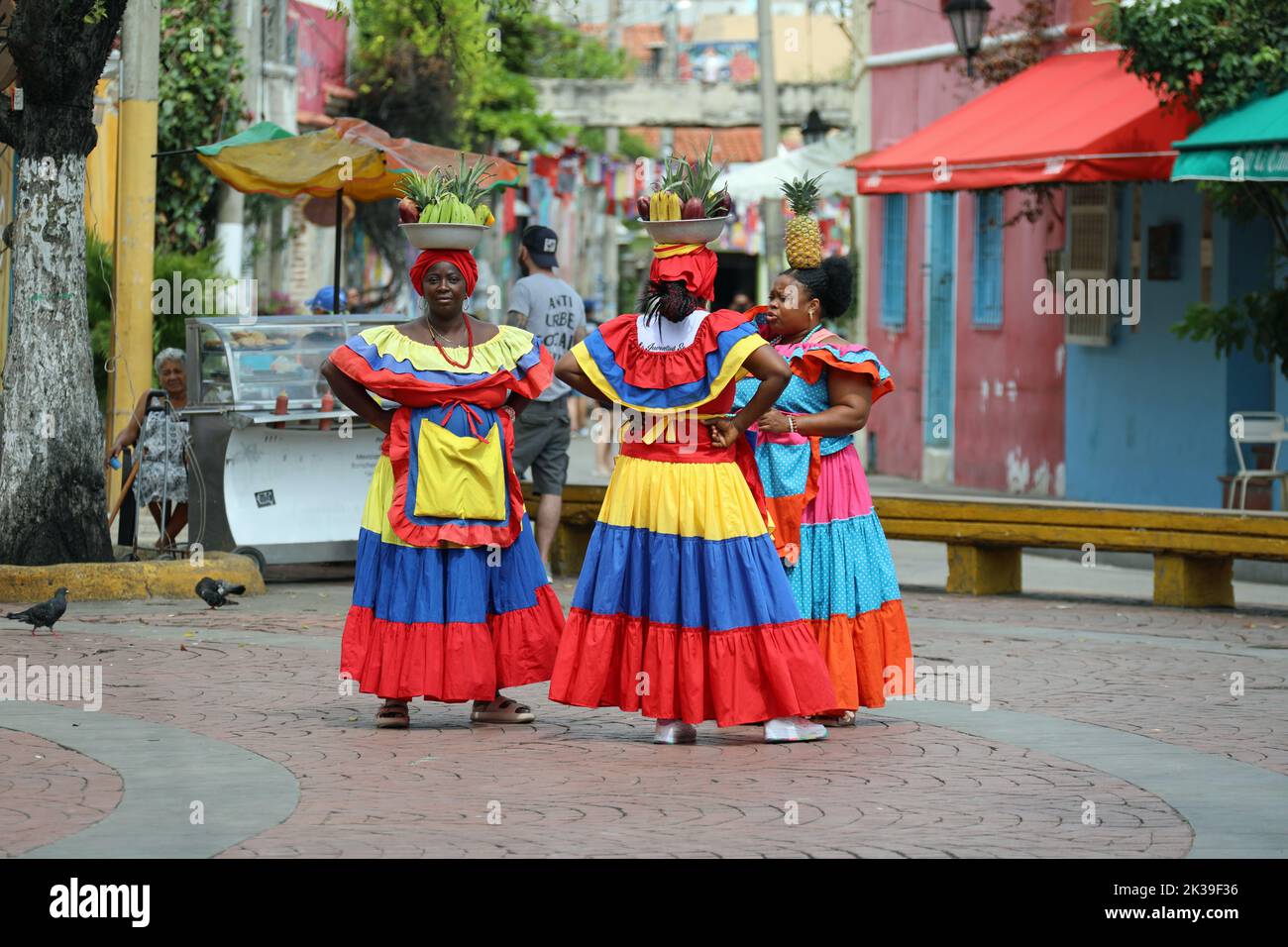 Des femmes noires de Palenque San Basilio Bolivar dans les rues de Carthagène Banque D'Images