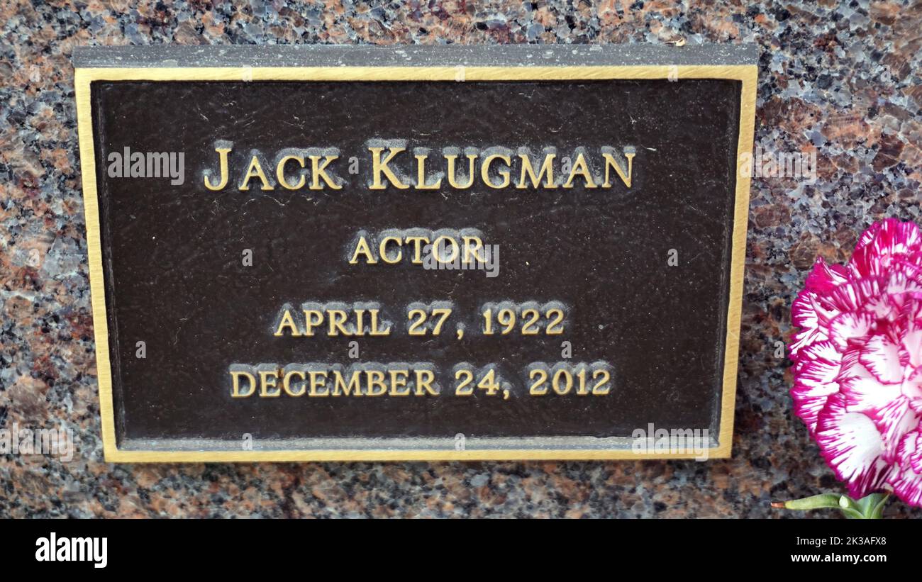 Jack Klugman Crypt at Westwood Village Memorial Park & Mortuary Credit: Ron Wolfson /MediaPunch Banque D'Images