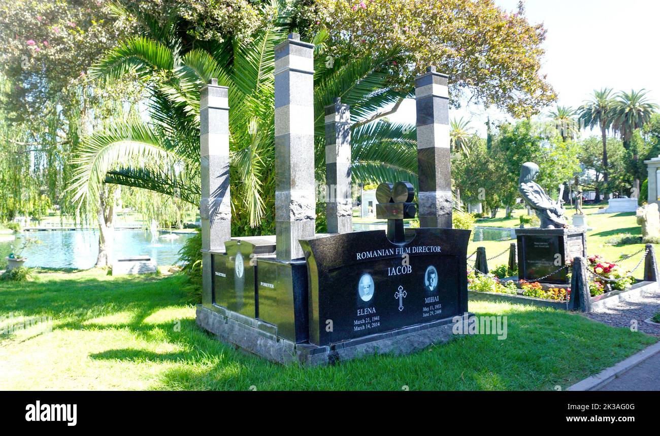 Gravesite de Mihai Iacob au cimetière Hollywood Forever Cemetery Credit: Ron Wolfson /MediaPunch Banque D'Images