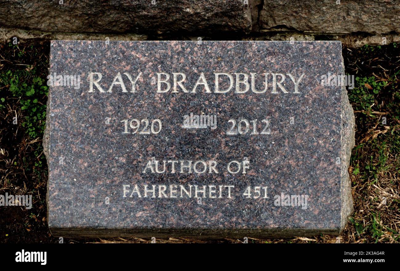 Gravesite de ray Bradbury au parc commémoratif et morgue de Westwood Village crédit : Ron Wolfson/MediaPunch Sa crypte au cimetière Hollywood Forever Banque D'Images