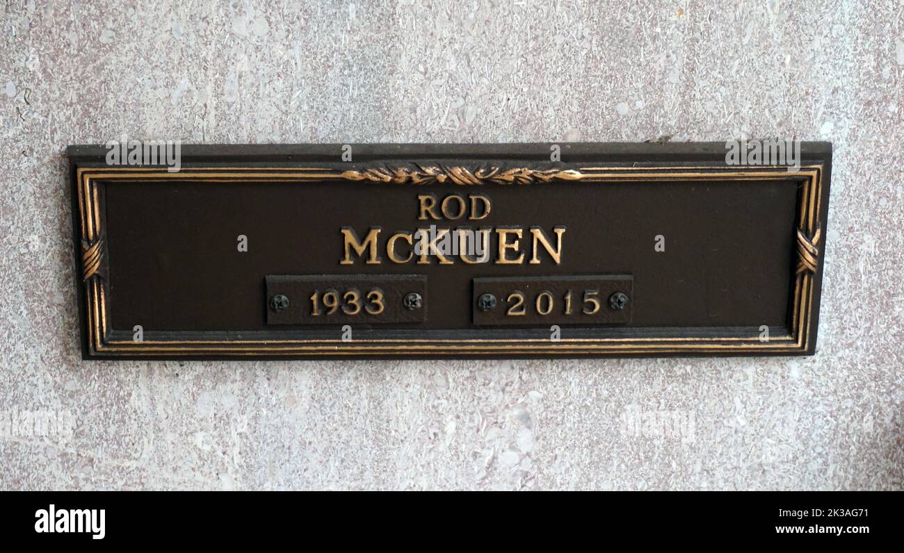 Crypte de Rod Mckeun au parc commémoratif et morgue de Westwood Village crédit : Ron Wolfson/MediaPunch Banque D'Images