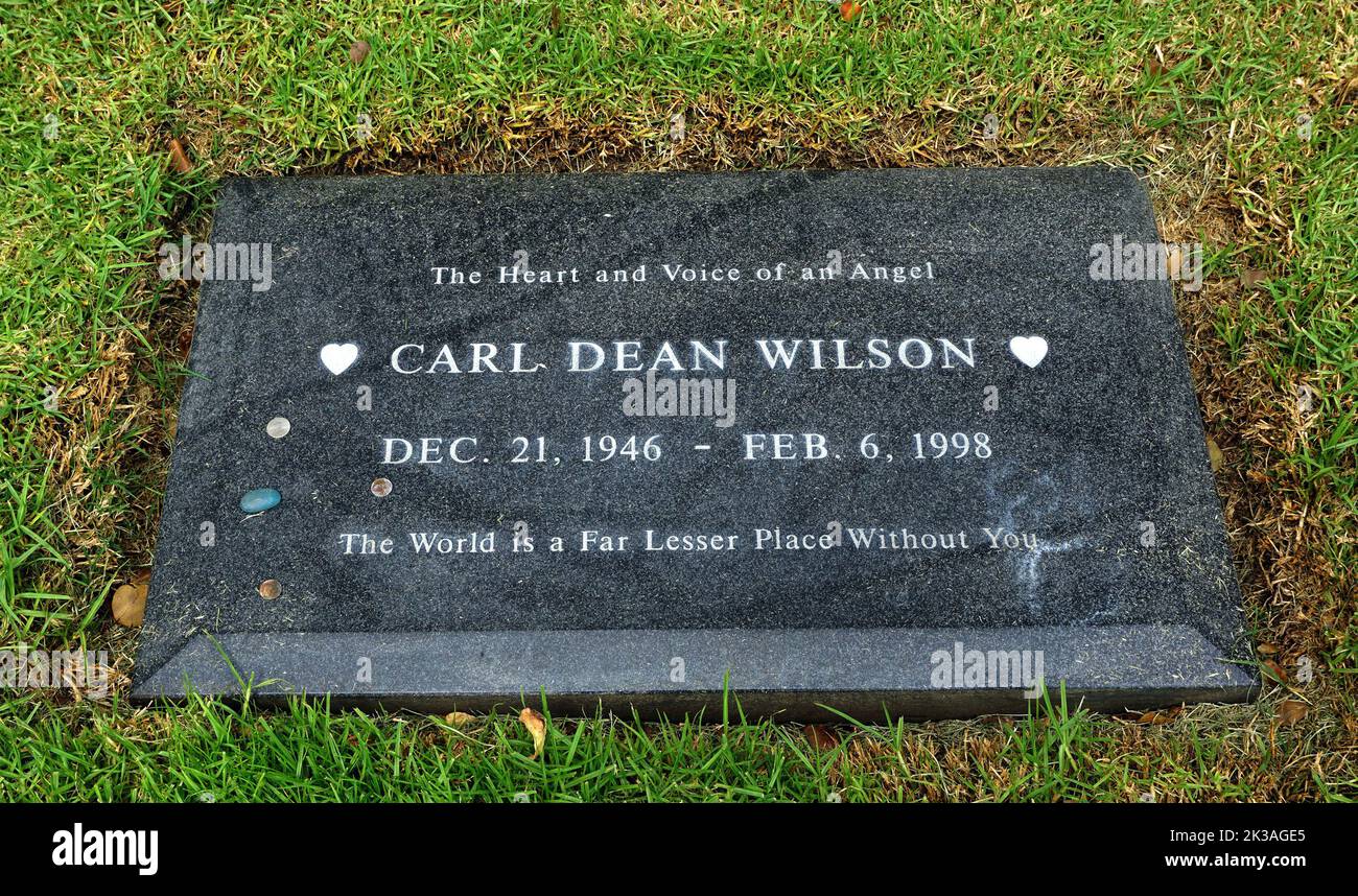 Tombe Carl Wilson au Westwood Memorial Park & Mortuary Crédit : Ron Wolfson /MediaPunch Banque D'Images