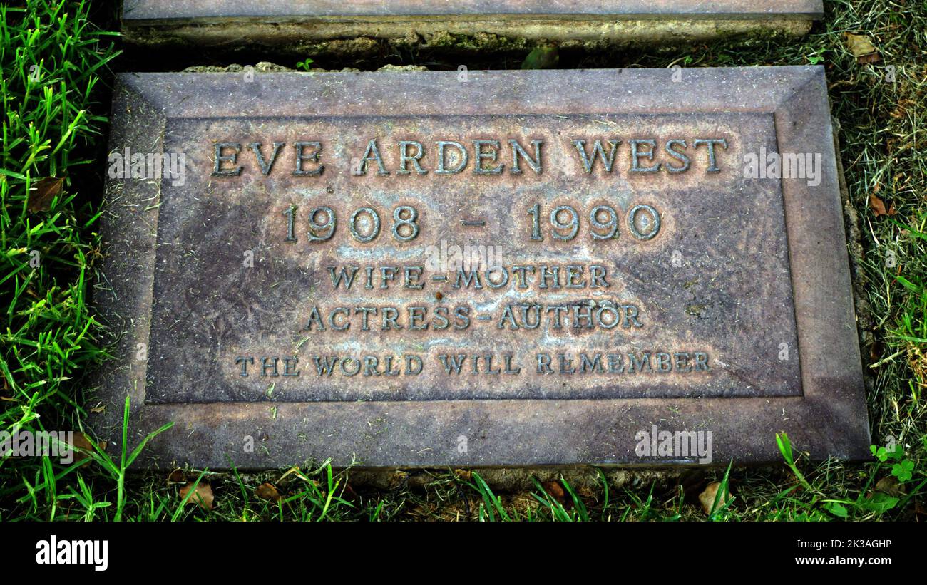 Eve Arden tombe au Westwood Village Memorial Park & Mortuary crédit : Ron Wolfson /MediaPunch Banque D'Images