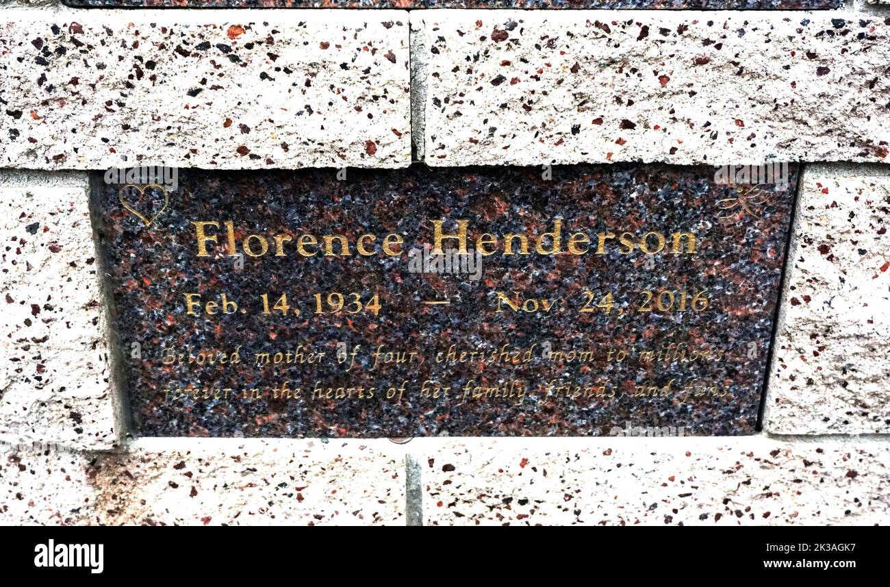 Crypte de Florence Henderson au parc commémoratif et à la morgue de Westwood Village crédit : Ron Wolfson /MediaPunch Banque D'Images