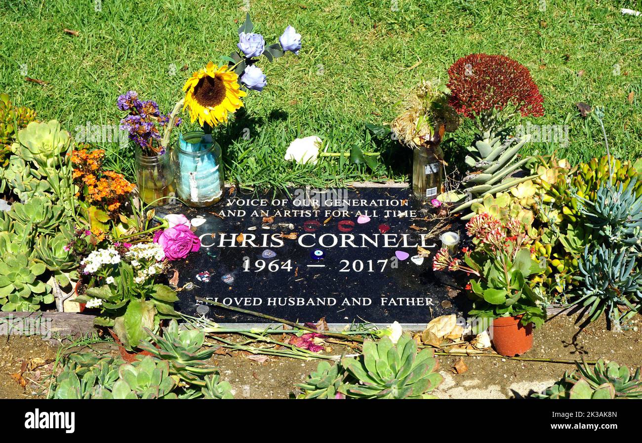 Los Angeles CA : tombe de Chris Cornell au cimetière Hollywood Forever. Crédit: Ron Wolfson / MediaPunch Banque D'Images