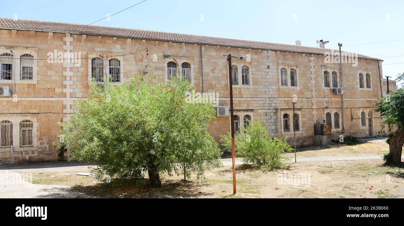 Bâtiments historiques dans la cour traditionnelle du quartier de Nachlaot , Jérusalem, Israël. Banque D'Images