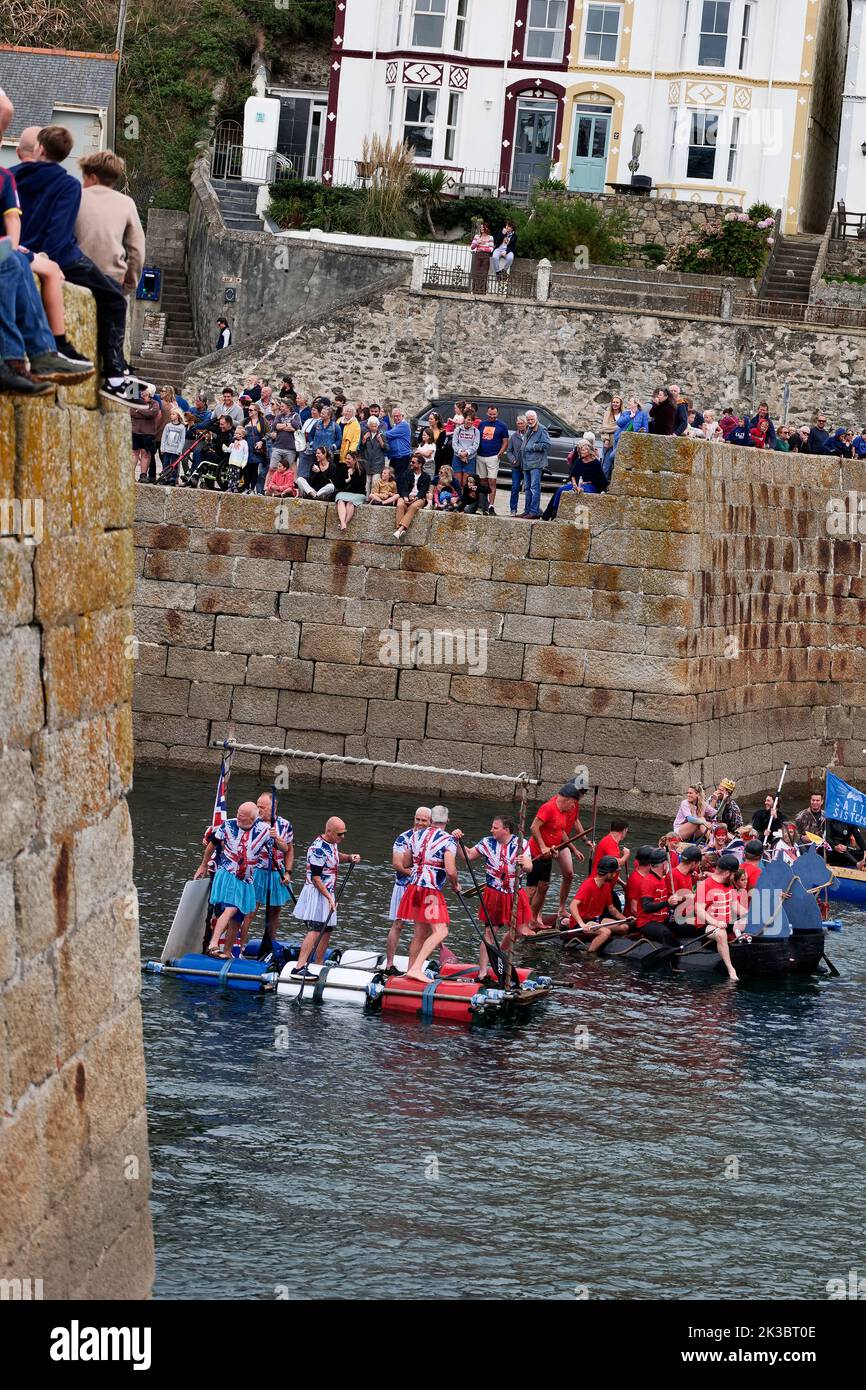 Porthleven Raft course 2022 Festival d'art sur le marché du chantier