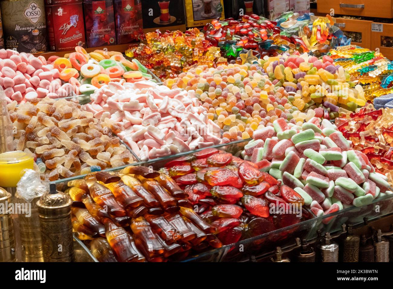 Images de jelly beans colorées du stand de bazar Mısır, nourriture pour enfants, shopping dans un bazar, stands de marché d'arcade, bonbons délicieux, sucreries colorées Banque D'Images