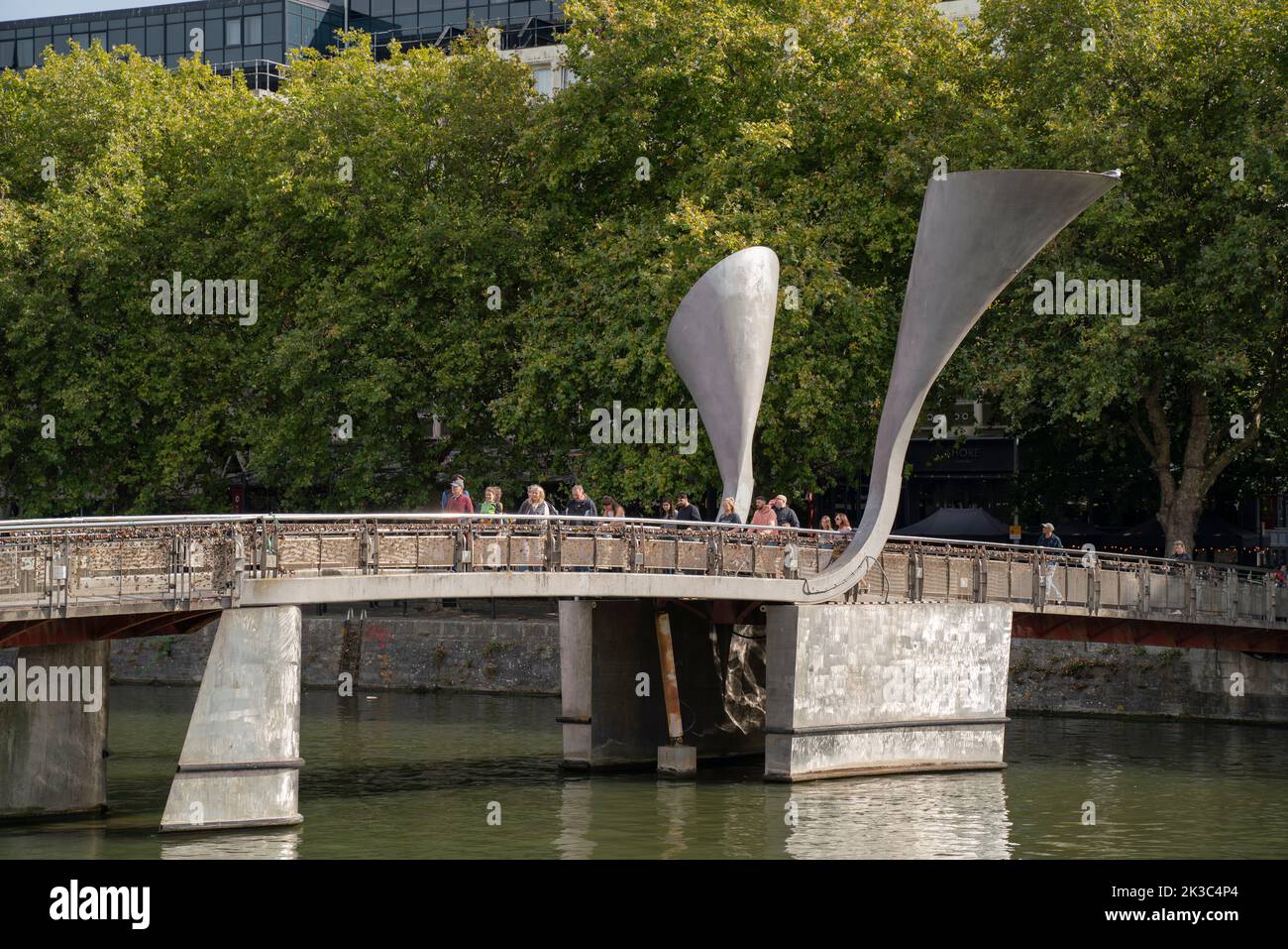 Vue générale sur le pont de Pero au-dessus du port flottant de Bristol, Angleterre, Royaume-Uni. Banque D'Images