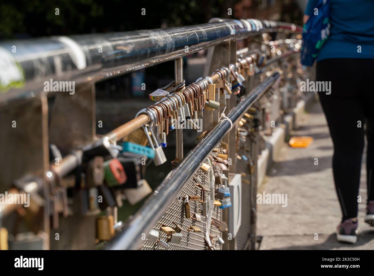 Vue générale sur le pont de Pero au-dessus du port flottant de Bristol, Angleterre, Royaume-Uni. Banque D'Images