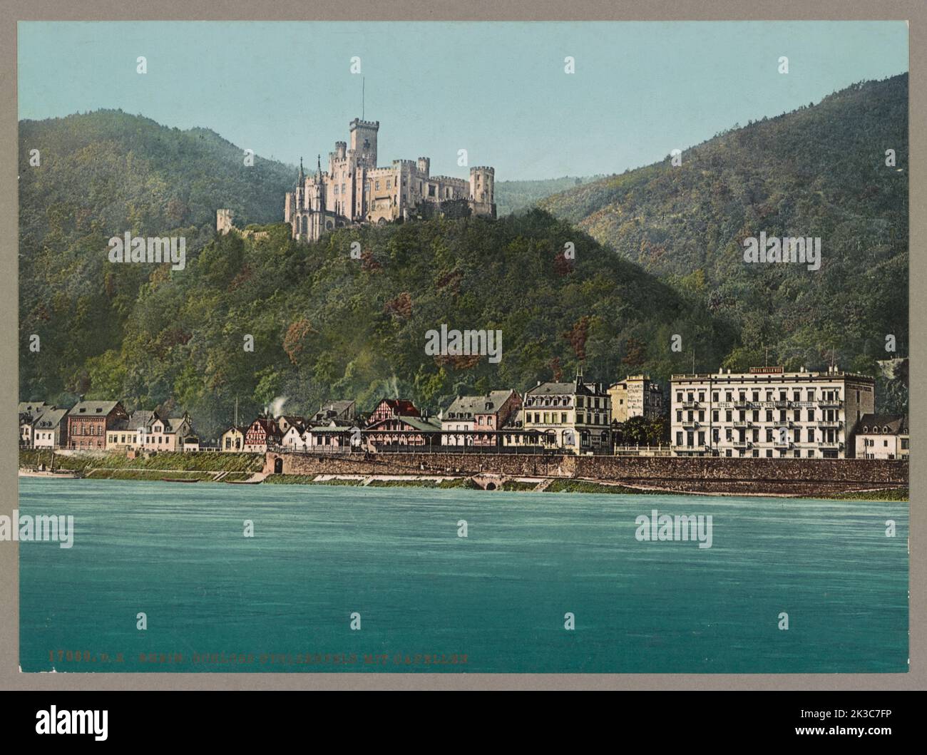 Château et chapelle de Stolzenfels, Rhin, Allemagne. Banque D'Images