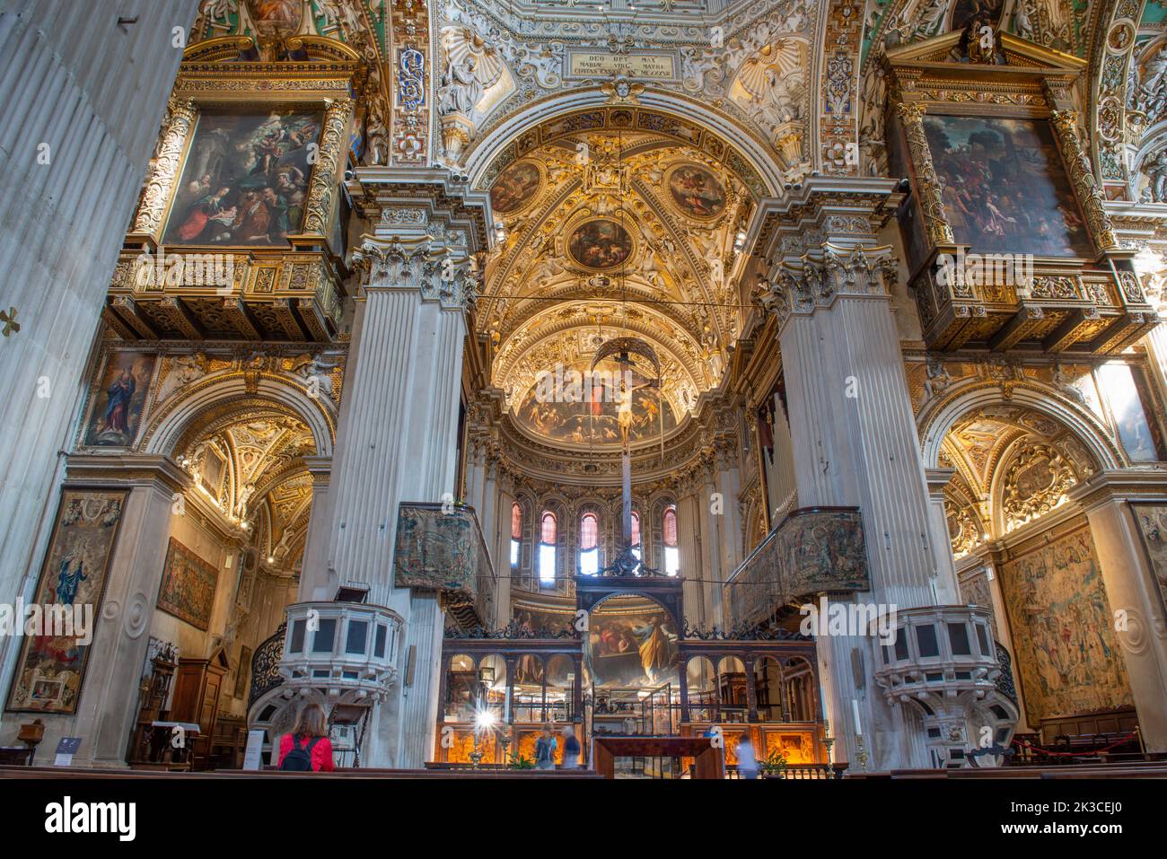 Bergame Italie 22 septembre 2022 : plafond décoré de fresques, basilique de Santa Maria Maggiore. Banque D'Images