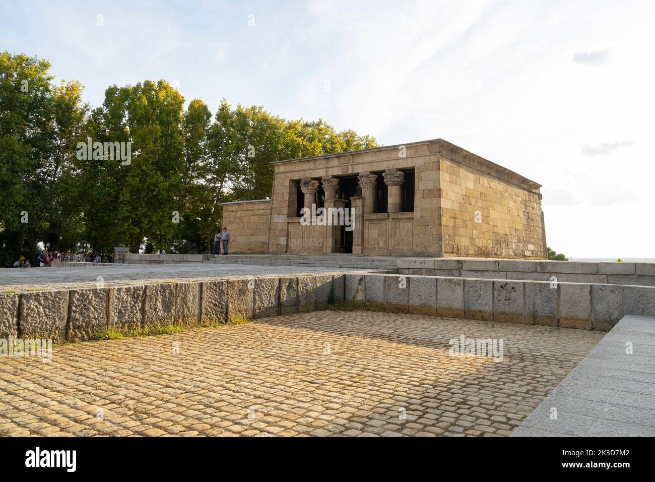 Madrid, Espagne, septembre 2022. Vue panoramique sur le temple égyptien de Debod dans le centre-ville Banque D'Images