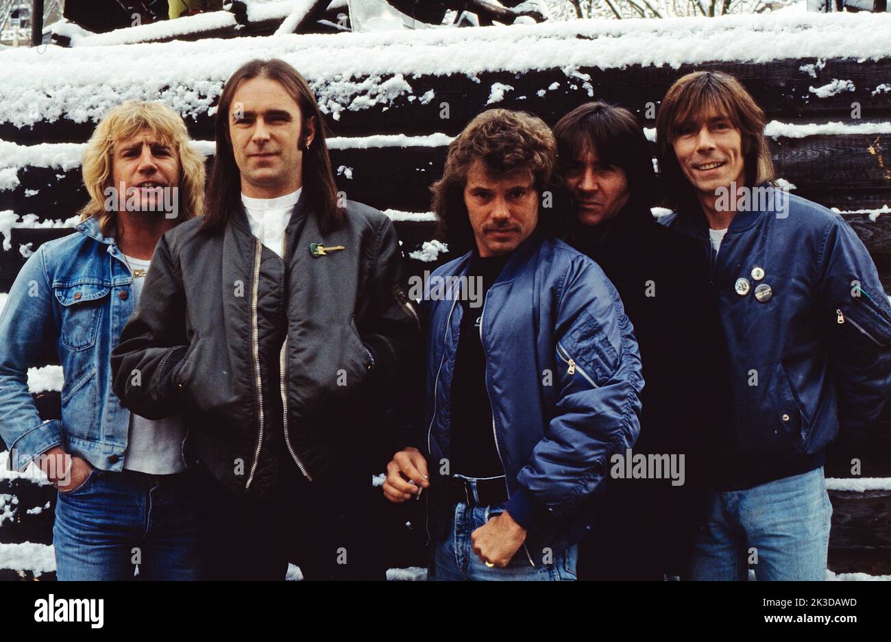 Statu quo, Britische Rock Band, Fototermin im Winter, Deutschland, 1984. Statu quo, British Rock Group, séance photo en hiver, Allemagne, 1984. Banque D'Images