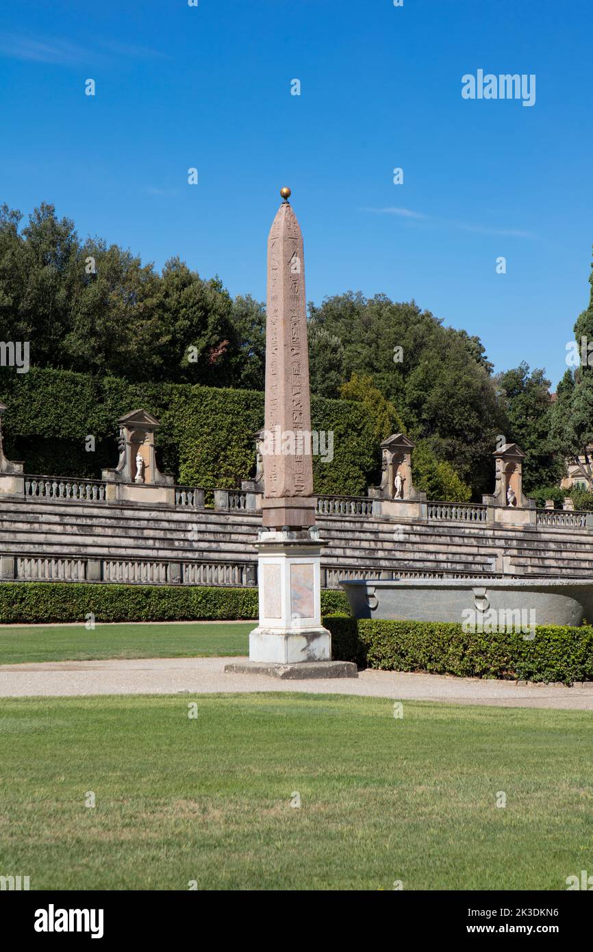 L'obélisque de Ramesses II dans l'amphithéâtre des jardins de Boboli, situé derrière le palais Pitti à Florence. Banque D'Images