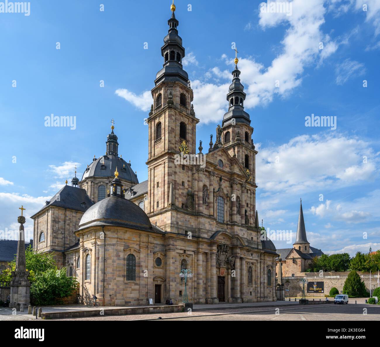 Dom zu Fulda (Cathédrale de Fulda) avec Michaelskirche derrière, Vieille ville (Altstadt), Fulda, Allemagne Banque D'Images