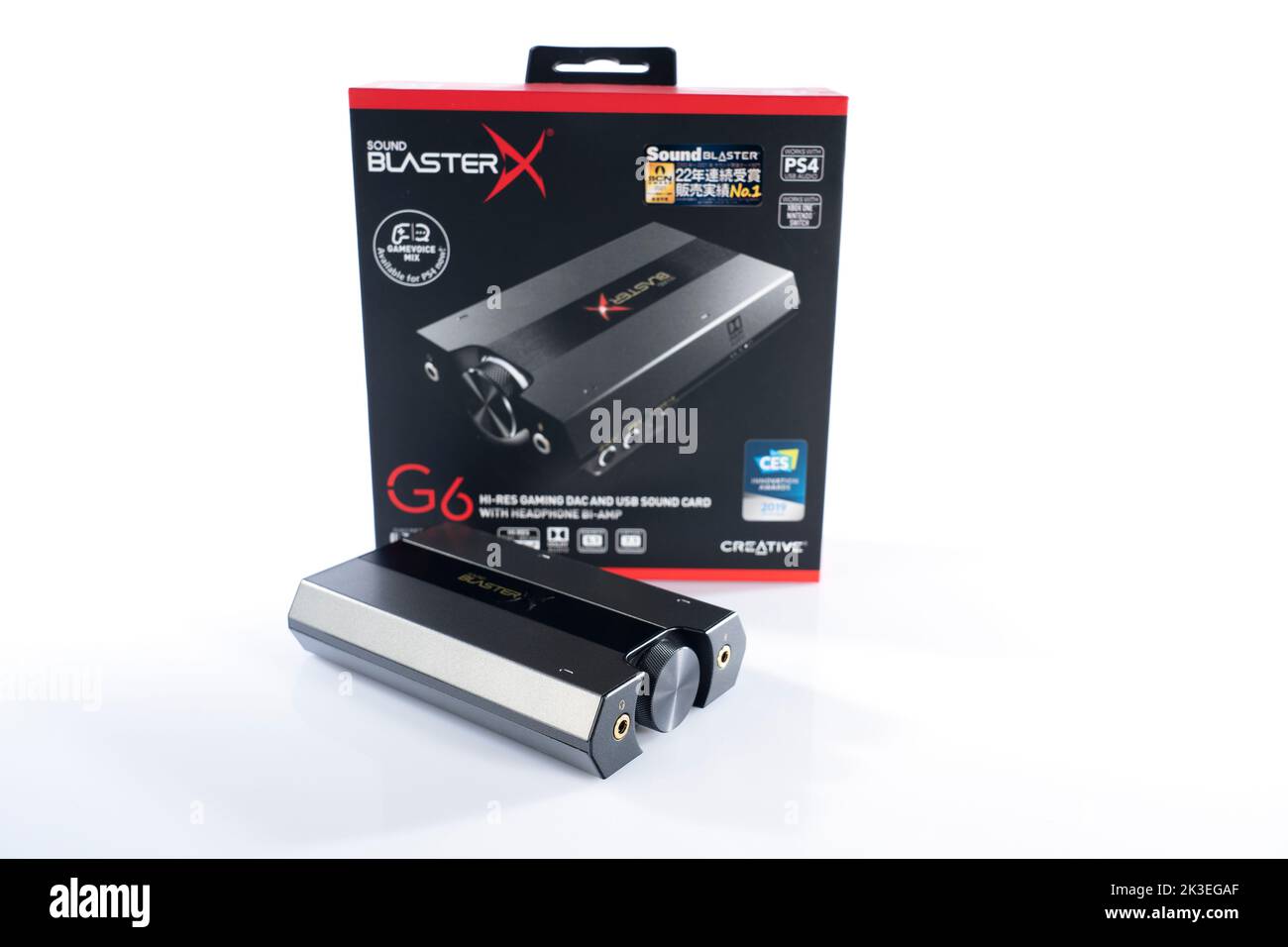 Carte son externe Creative Sound BlasterX G6 et DAC pour PlayStation PC et consoles de jeux isolés sur blanc. Photo prise sur 26 septembre 2022 Banque D'Images