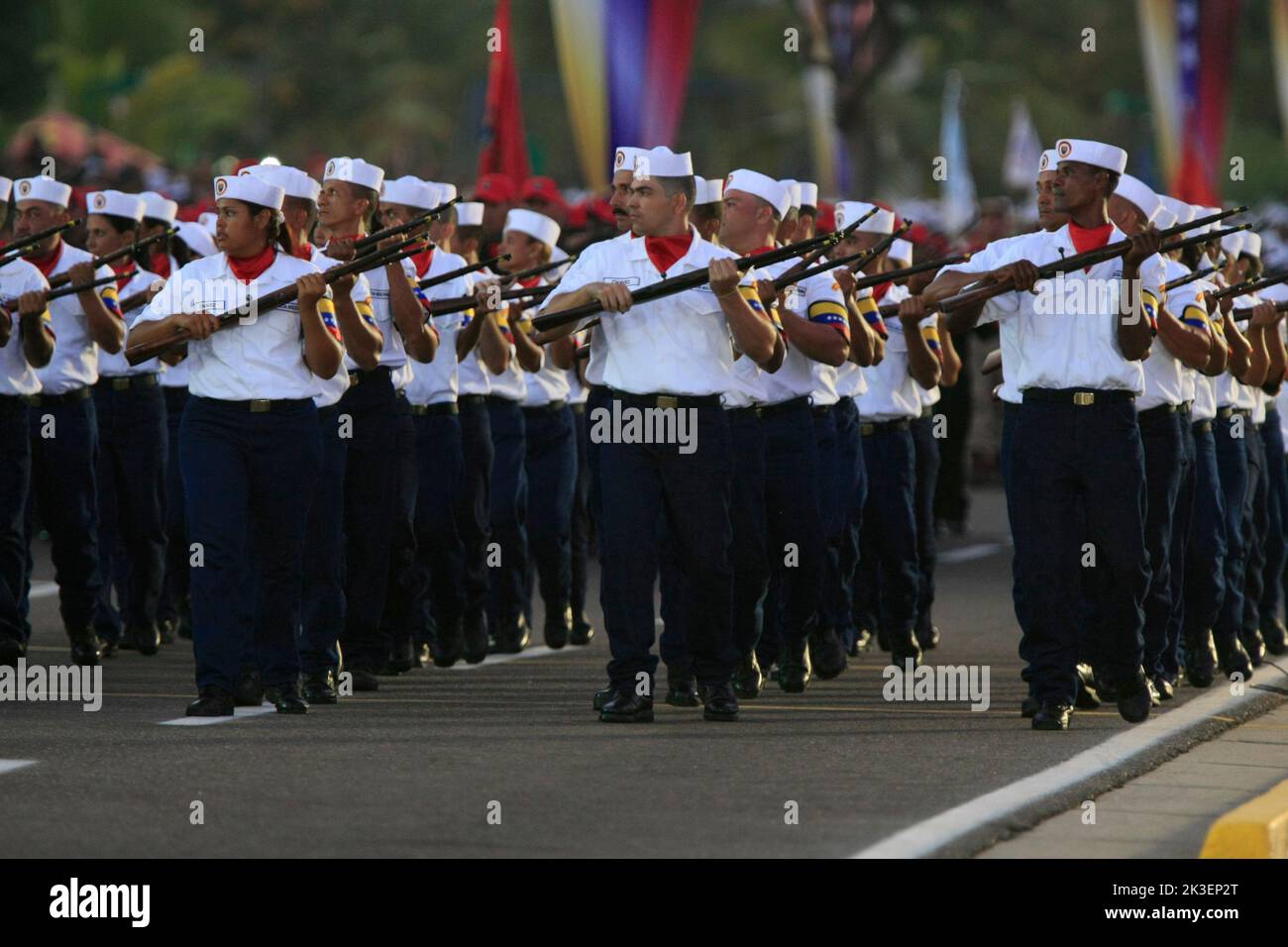 Maracaibo-Venezuela-24-07-2013. Soldats de la marine vénézuélienne lors d'un défilé militaire. © JOSE ISAAC BULA URRUTIA. Banque D'Images