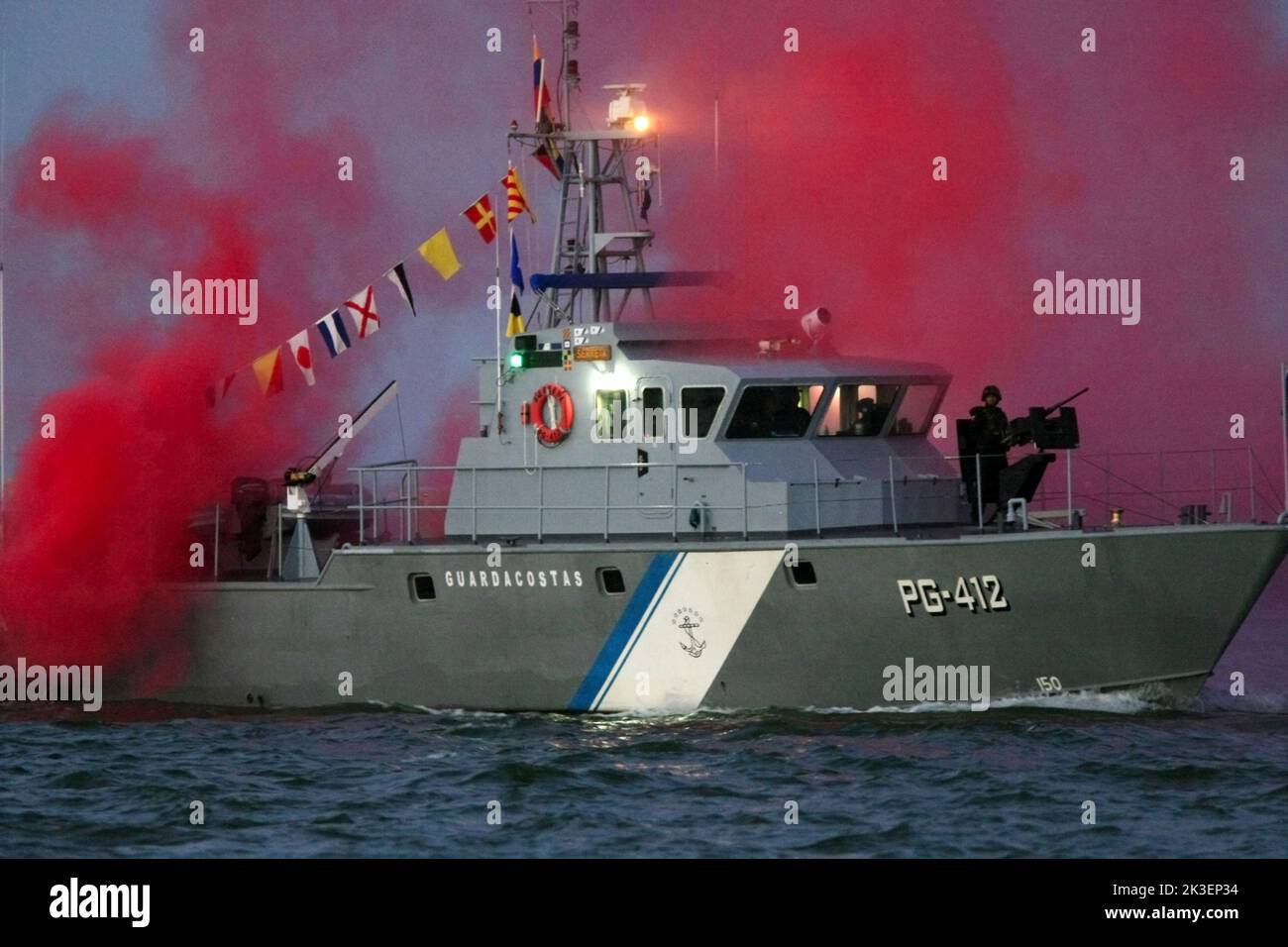 Maracaibo-Venezuela-24-07-2013. Un navire de guerre de la marine vénézuélienne traverse le lac de Maracaibo. @JOSE ISAAC BULA URUTIA/Alamy stock Banque D'Images