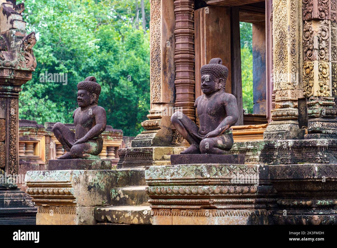 Cambodge. Province de Siem Reap. Le parc archéologique d'Angkor. Banteay Srei. Temple hindou de 10th siècles dédié à Shiva Banque D'Images