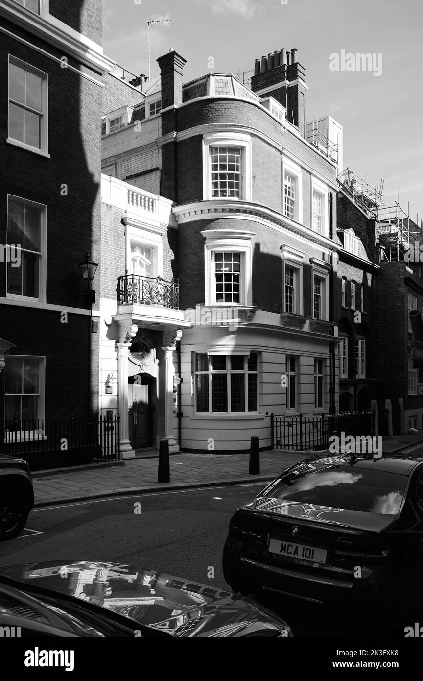 25 septembre 2022 - Londonuk : image monochrome en noir et blanc de la maison de ville de londres Banque D'Images