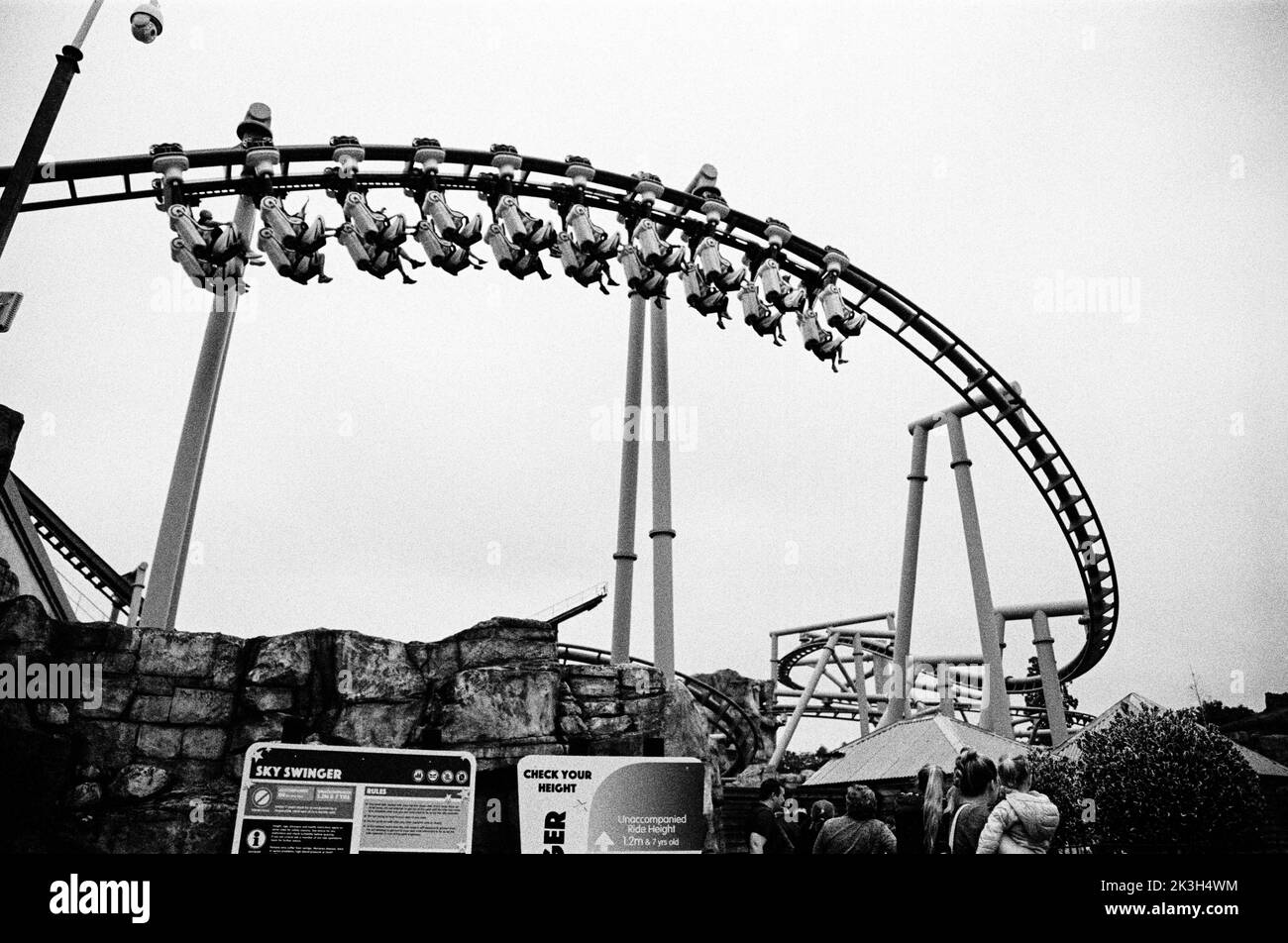 Vol des montagnes russes des ptérosaures au parc Pautons, Ower, Romesy, Hampshire, Angleterre, Royaume-Uni. Banque D'Images