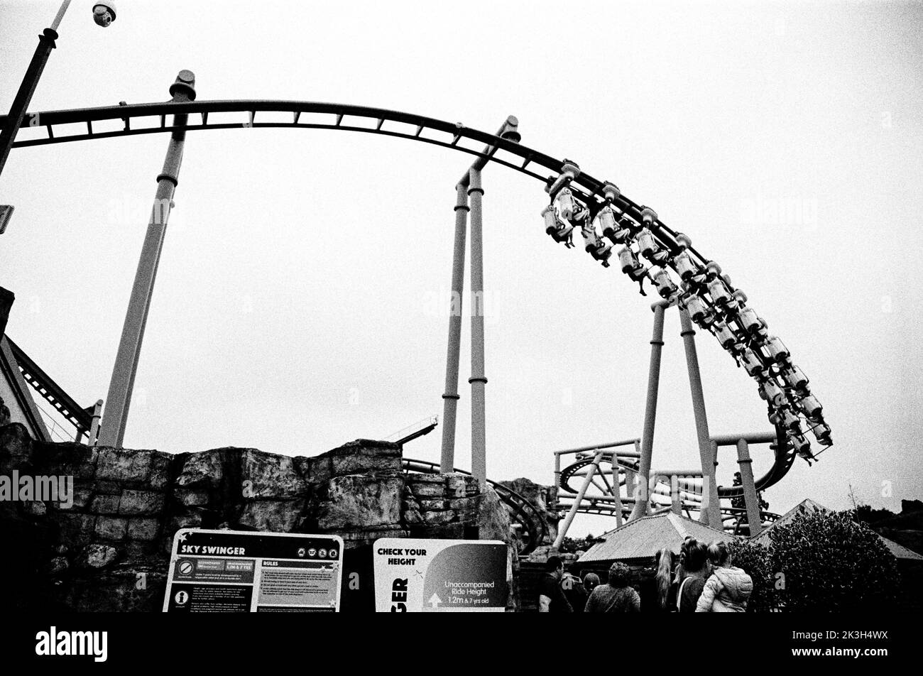 Vol des montagnes russes des ptérosaures au parc Pautons, Ower, Romesy, Hampshire, Angleterre, Royaume-Uni. Banque D'Images