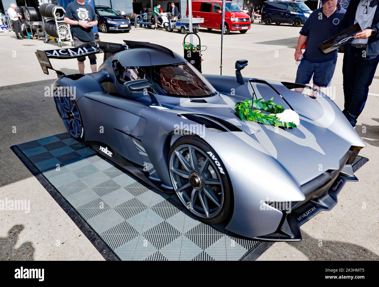 Vue du McMurtry Spéirling Electric Fan car, détenteur du record du Goodwood Festival of Speed