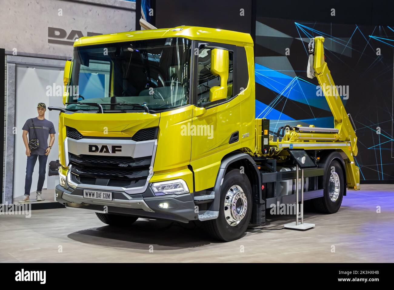 Le camion-tracteur DAF XD 450 est présenté au salon de l'automobile de transport IAA de Hanovre. Allemagne - 20 septembre 2022 Banque D'Images