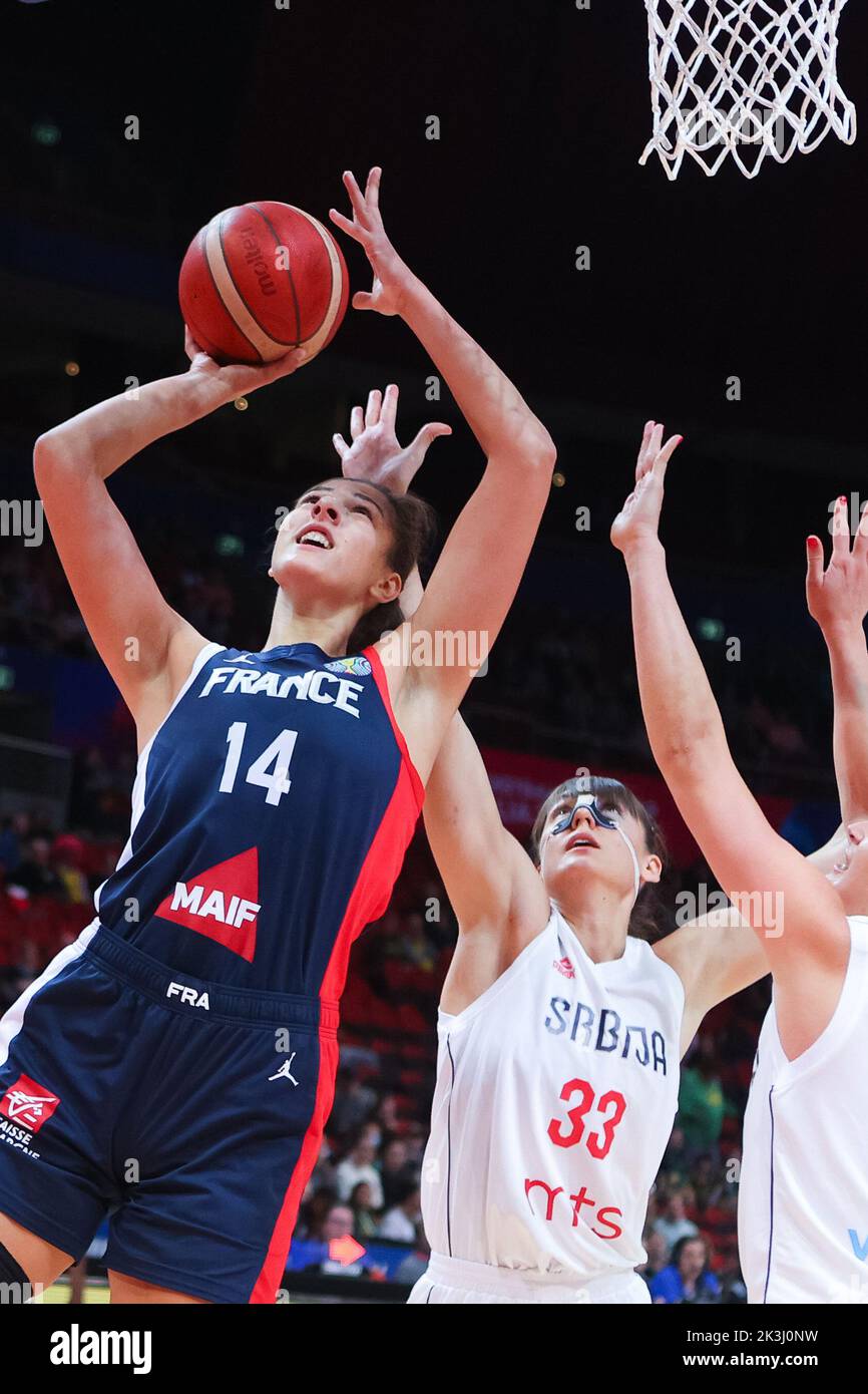 Sydney, Australie, 27 septembre 2022. Ana Tadic, de France, se dirige vers  le panier lors du match de la coupe du monde de basket-ball de la FIBA  entre la Serbie et la