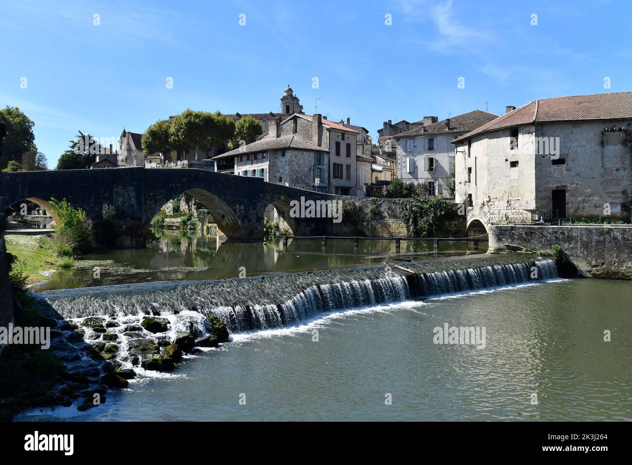 Rivière Baise à Nérac dans le département du Lot-et-Garonne, Sud-Ouest de la France Banque D'Images