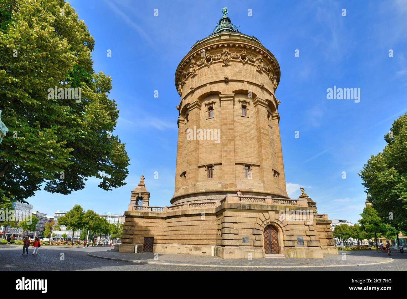 Mannheim, Allemagne - septembre 2022 : la tour d'eau appelée « Wasserturm », un point de repère de la ville allemande de Mannheim Banque D'Images