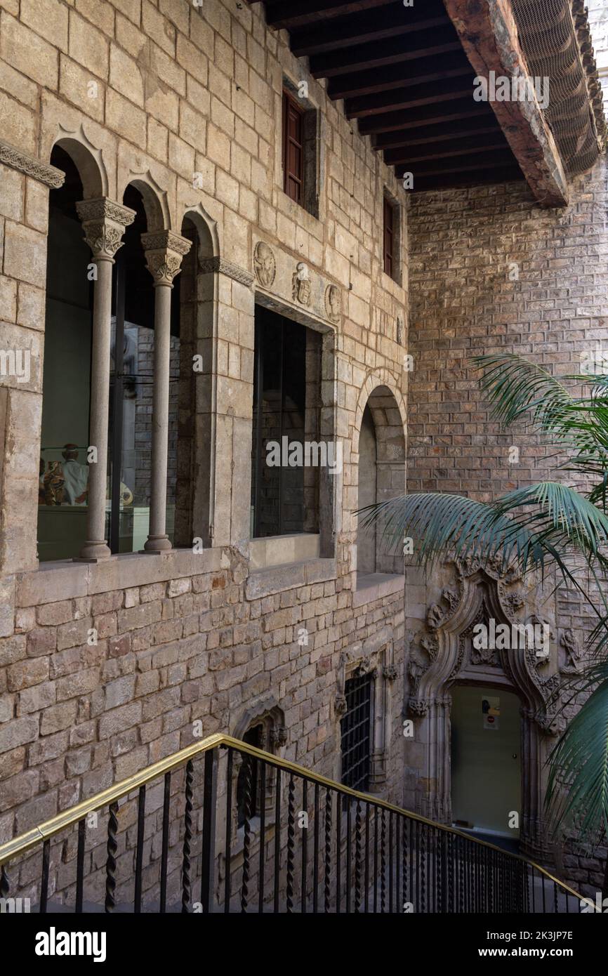 Une photo verticale du bâtiment en pierre du musée Picasso à Barcelone, Espagne Banque D'Images