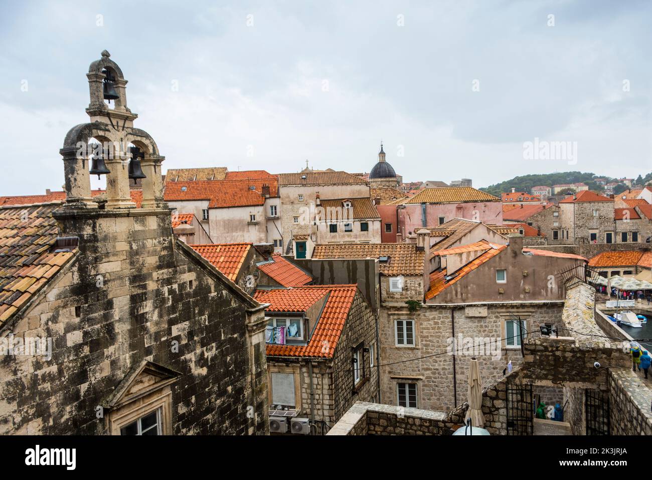 Vue d'ensemble de la vieille ville fortifiée de Dubrovnik, Croatie. Banque D'Images