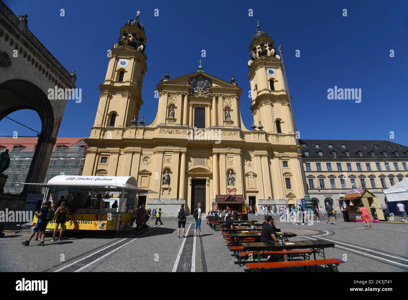 Église Theatine (Theatinerkirche St. Kajetan), à Odeonsplatz. Munich, Allemagne Banque D'Images