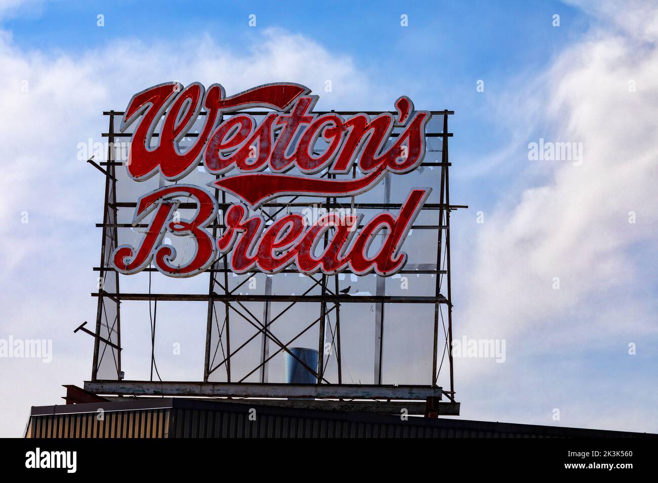 Grand panneau de la boulangerie Weston’s Bread Bakery Kitchener Ontario Canada. Banque D'Images