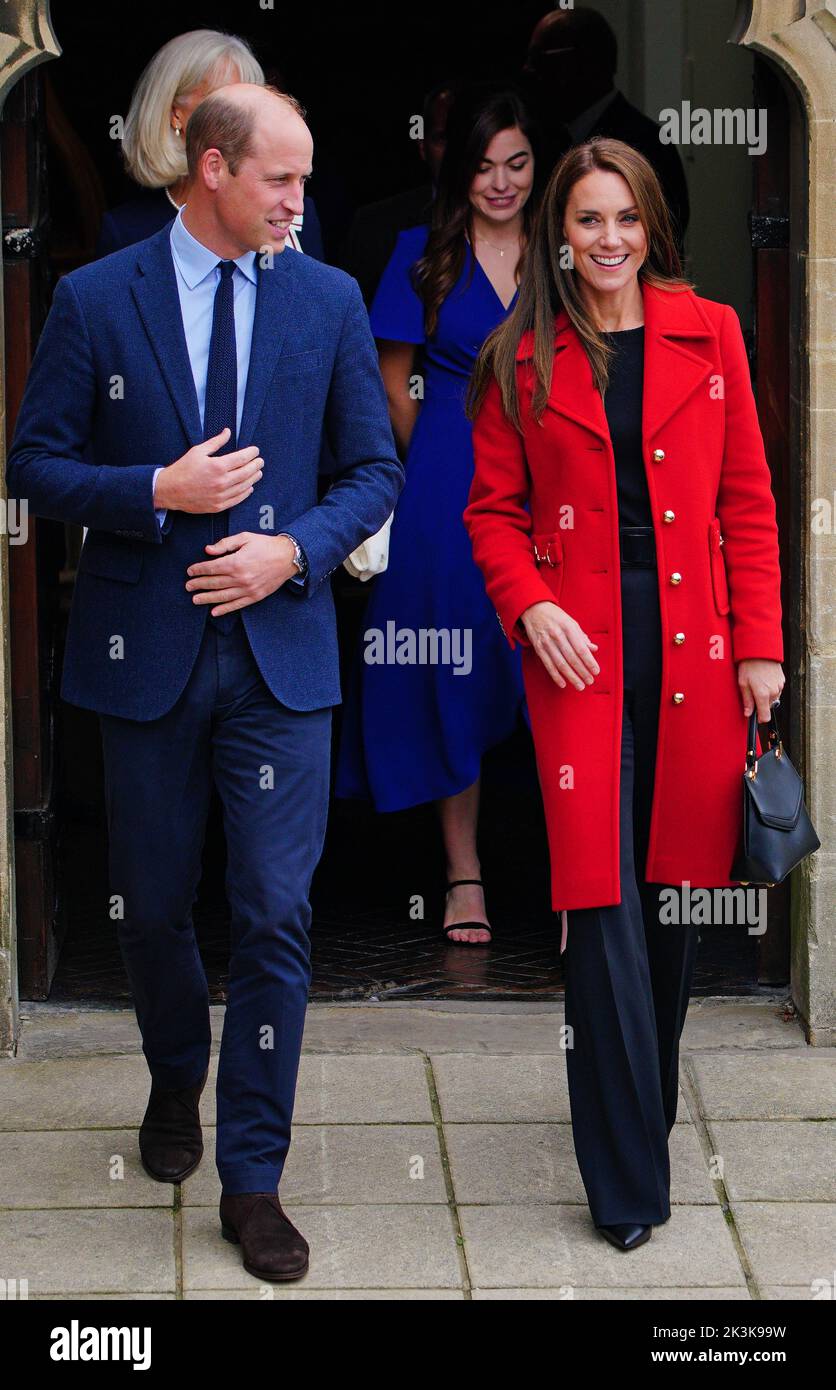 Le prince et la princesse de Galles partent après une visite à l'église St Thomas, à Swansea, au pays de Galles. Date de la photo: Mardi 27 septembre 2022. Banque D'Images