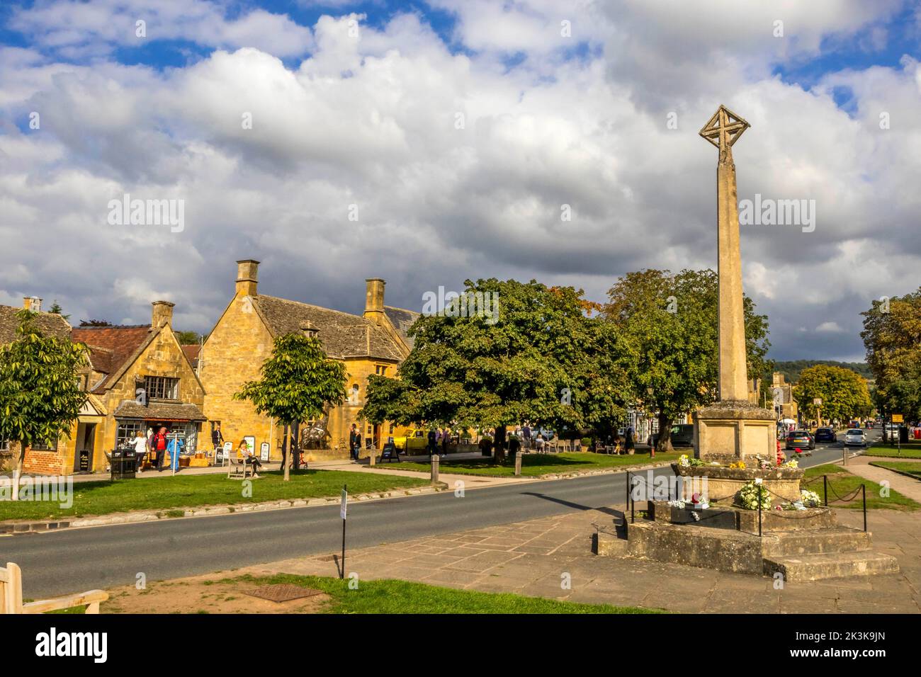 HIGH STREET, BROADWAY, WORCESTERSHIRE, ANGLETERRE ROYAUME-UNI Banque D'Images