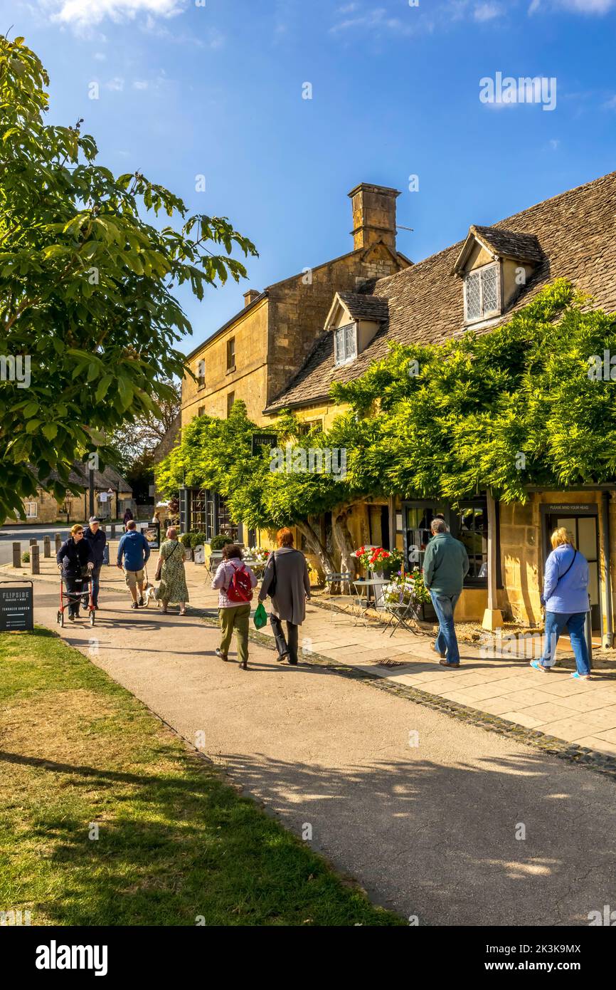 HIGH STREET, BROADWAY, WORCESTERSHIRE, ANGLETERRE ROYAUME-UNI Banque D'Images