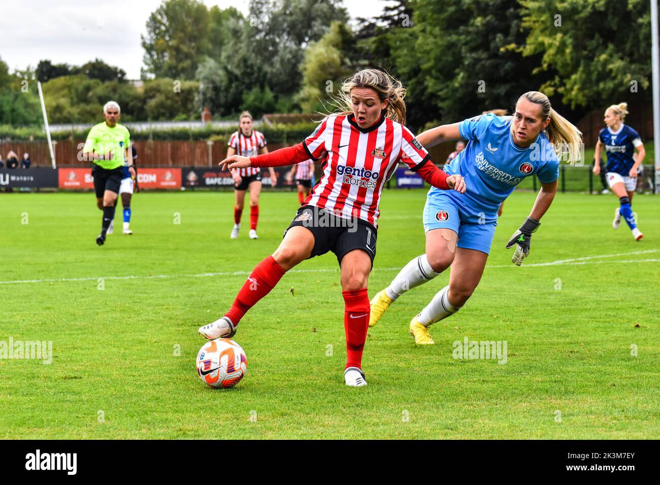 L'abbaye des femmes de Sunderland Joice en action contre les femmes athlétiques de Charlton. Banque D'Images