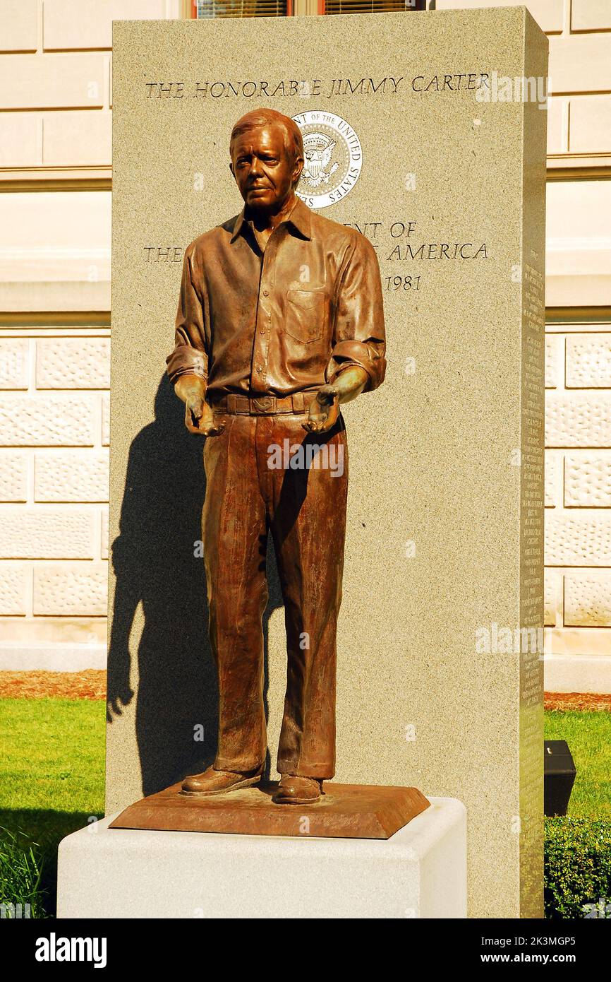Une statue du président Jimmy carter se trouve à l'extérieur du Capitole de l'État de Géorgie à Atlanta Banque D'Images