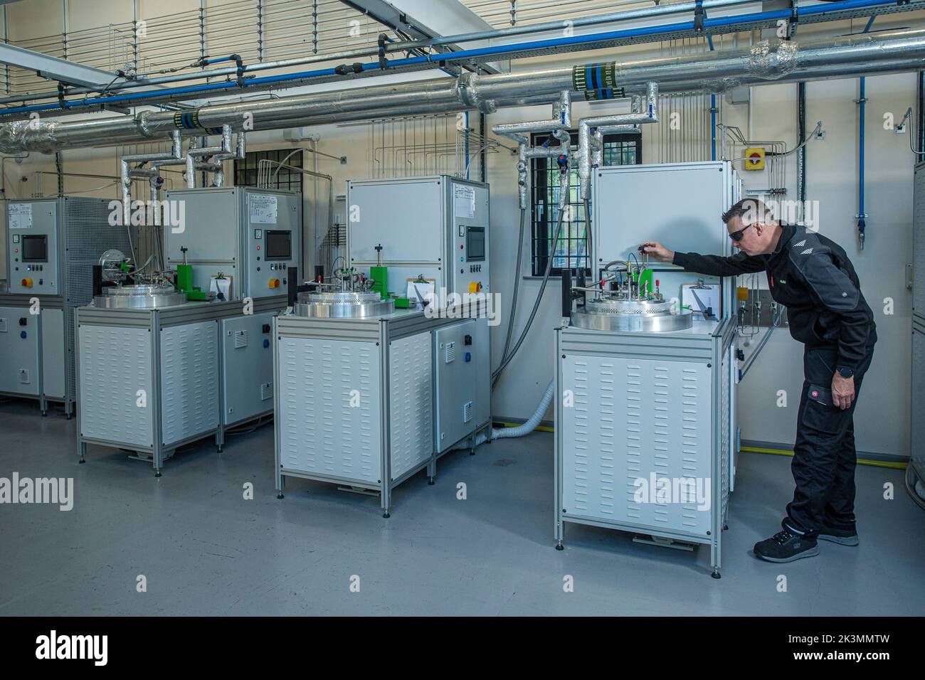 Installation d'extraction de SkyDiamond où les diamants sont cultivés en billes de plasma à environ 900-1 200 ºC en utilisant 100% d'énergie solaire et éolienne renouvelable au Royaume-Uni . Banque D'Images