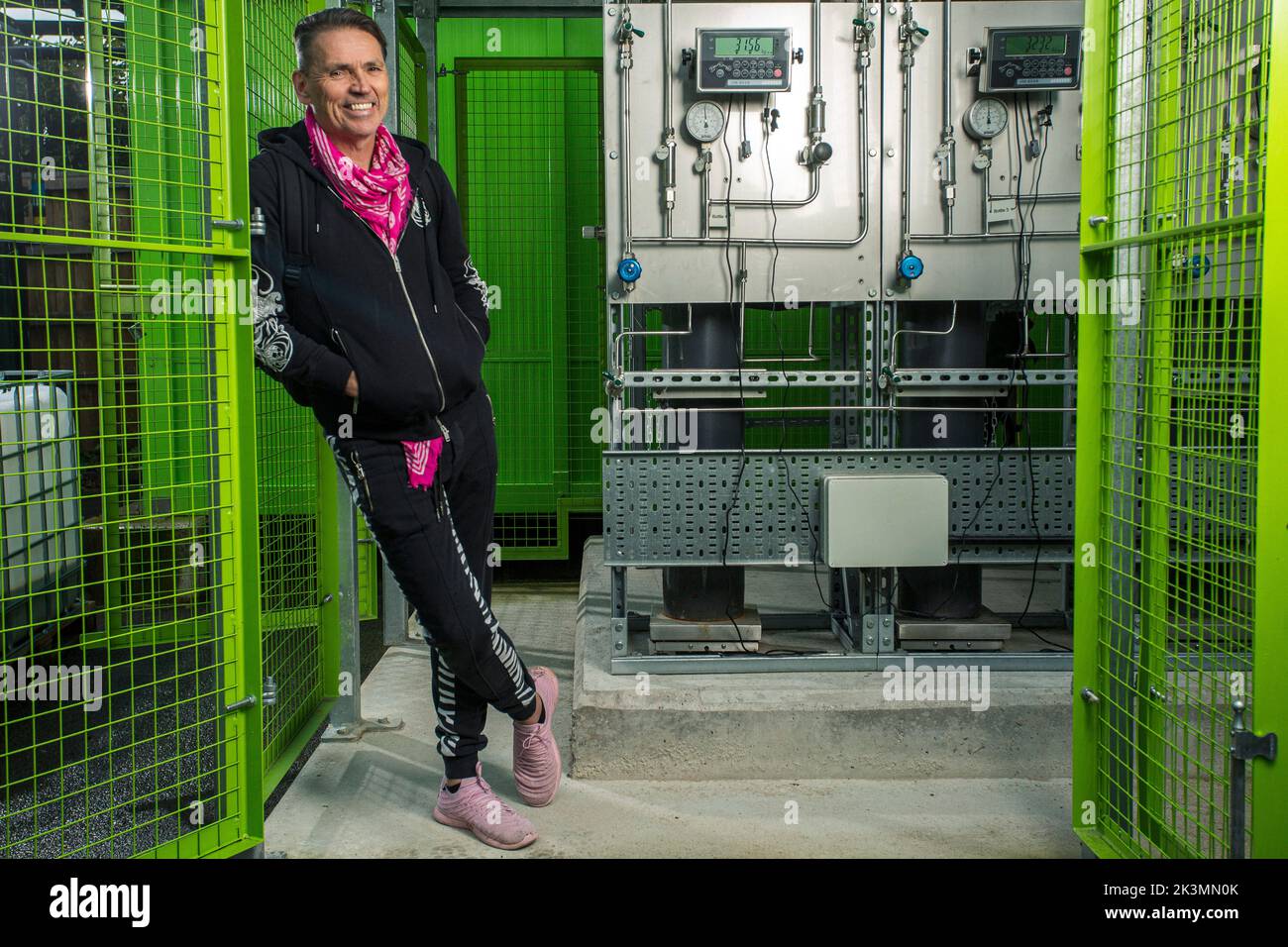 Dale Vince fondateur de SkyDiamond à son usine d'extraction de ciel à Stroud, Gloucestershire, Royaume-Uni. Banque D'Images