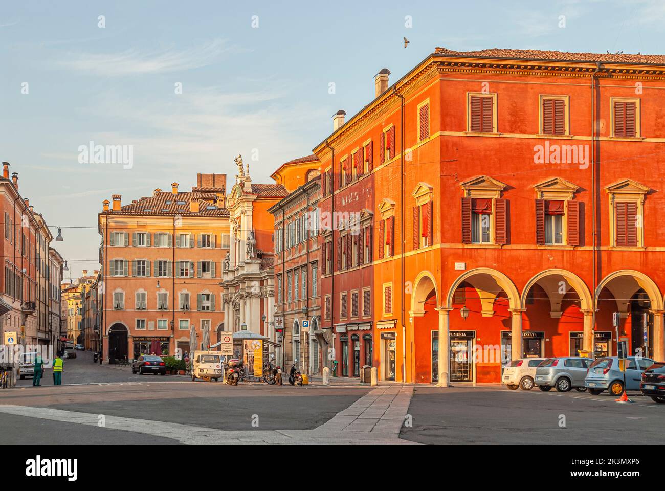 Piazza Roma dans la vieille ville de Modène, Émilie-Romagne, Italie centrale Banque D'Images