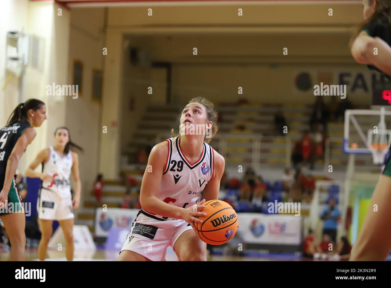 Alghero, Italie. 27th septembre 2022. Orsili Alessandra (Virtus Segafredo Bologna) pendant la demi-finale - Virtus Segafredo Bologna vs Passalacqua Ragusa, basket-ball italien Supercoppa femmes à Alghero, Italie, 27 septembre 2022 crédit: Agence de photo indépendante/Alay Live News Banque D'Images