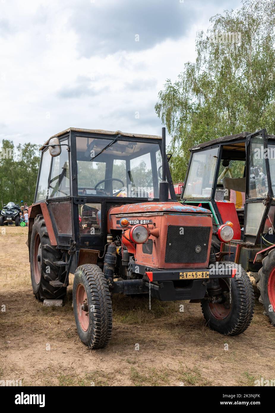 Exposition de tracteurs contemporains et historiques - tracteur Zetor 6911 Banque D'Images