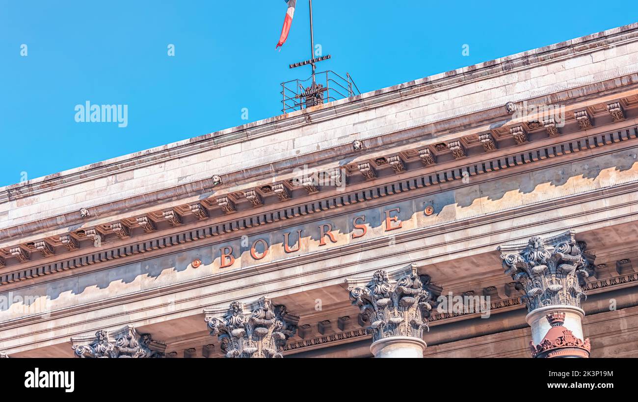 Le Palais Brongniart abrite la bourse historique de Paris Banque D'Images