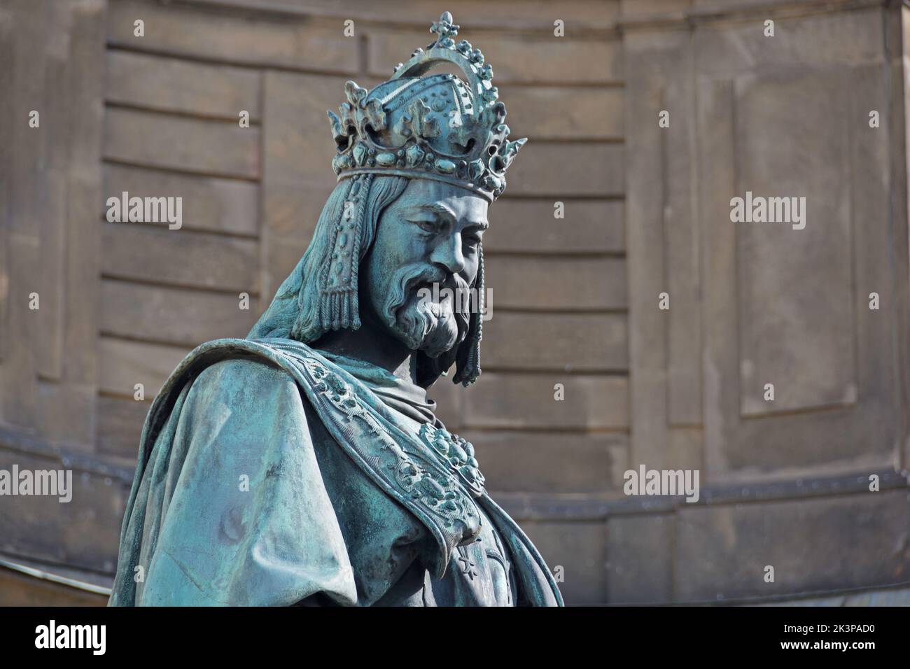 Série de photos de Prague : monument de Charles IV en face du pont Charles à Prague Banque D'Images