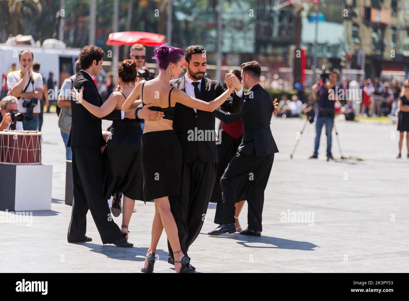 Izmir, Turquie - 9 septembre 2022: Izmir Waltz groupe dansant danse sur la place de la République à Izmir Turquie le jour de la liberté Izmir Banque D'Images