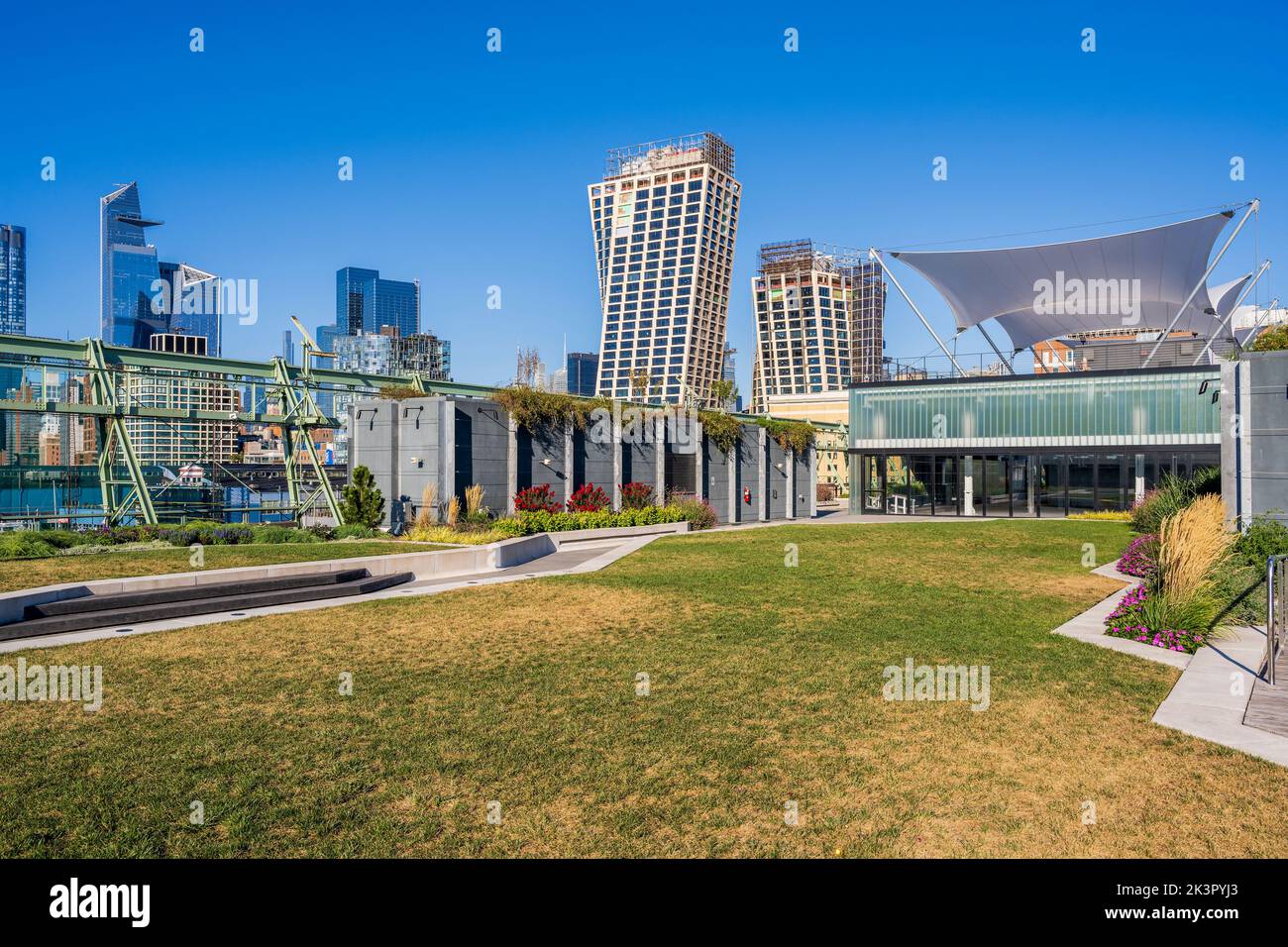 Pier 57 Rooftop Park, Manhattan, New York, États-Unis Banque D'Images